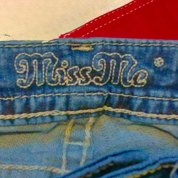 Miss Me Signature Boot Jeans Sequin Rhinestone Pockets Silver Label Sz28/29 NWOT - Picture 12 of 14